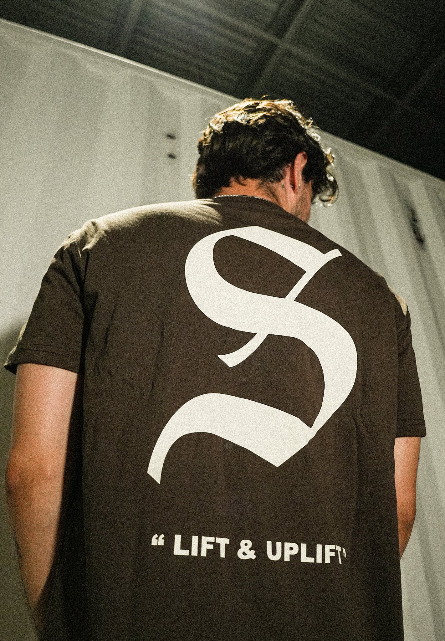 TEE BLACKLETTER – LIFTING SOCIETY THE